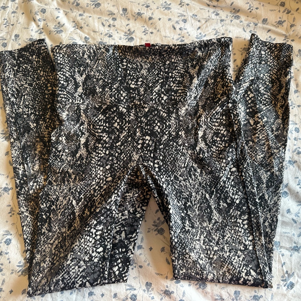 Women’s SPANX leggings size Large